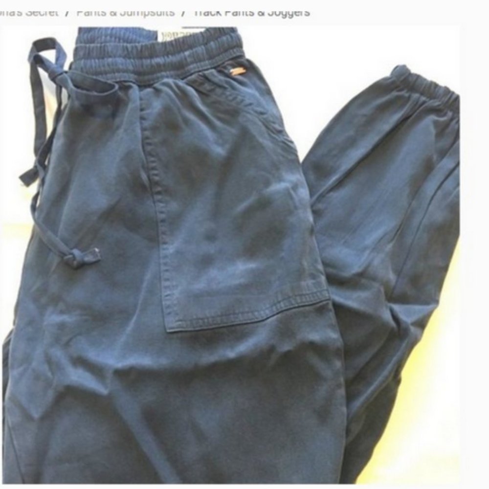 Host Pick - Victoria Secret Pink Lightweight Jogger - Picture 5 of 6